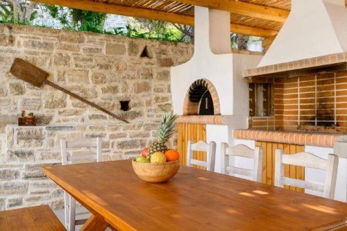villa-calma-bbq-place